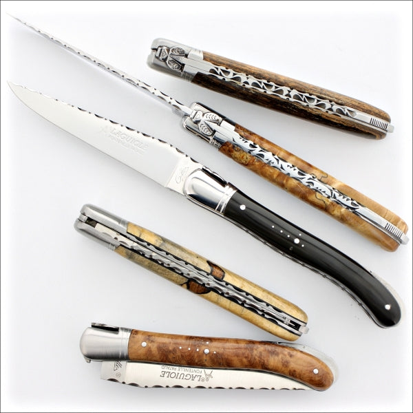 Laguiole 12 cm Nature Guilloche pocket knives in open an close position