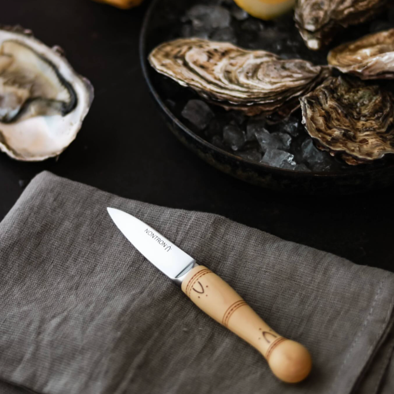 Nontron Oyster knife Boxwood Handle
