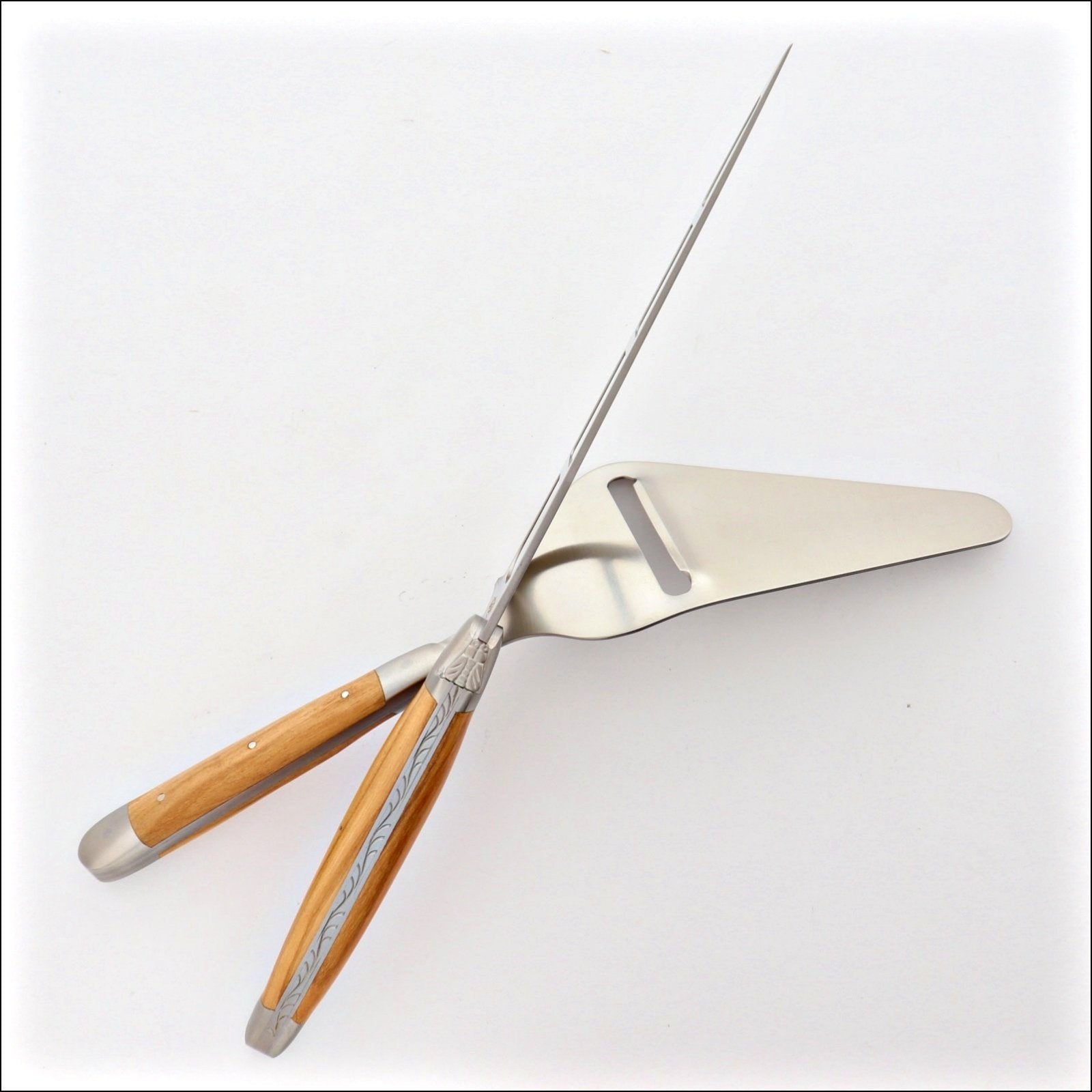 Laguiole Cheese Set "Barthélemy" - Olive Wood Handle - By Forge de Laguiole